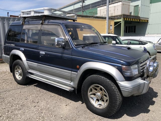 1996 Mitsubishi Pajero JDM car for sale — photo 3 of 5