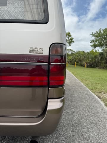 1994 Toyota HiAce JDM car for sale — photo 11 of 25