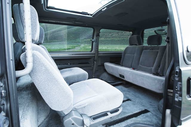1992 Mitsubishi Delica JDM car for sale — photo 12 of 25