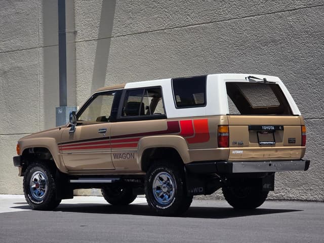 1987 Toyota Hilux Surf JDM car for sale — photo 16 of 25