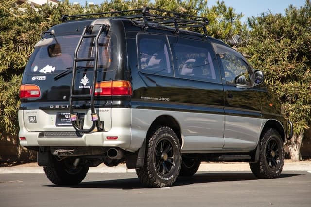 1994 Mitsubishi Delica JDM car for sale — photo 10 of 25