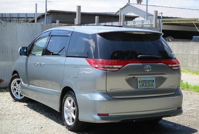 2007 Toyota Estima JDM car for sale — photo 4 of 25