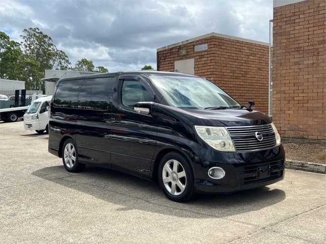 2008 Nissan Elgrand JDM car for sale — photo 4 of 16