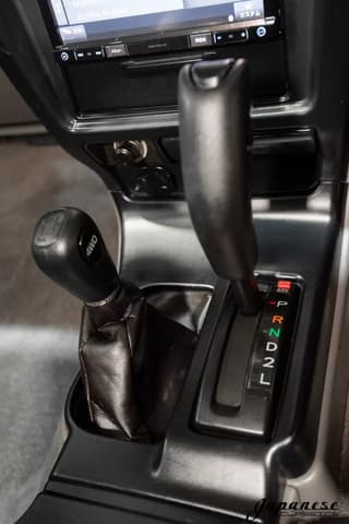 2000 Toyota Hilux Surf JDM car for sale — photo 11 of 25