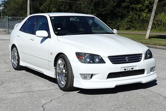 2001 Toyota Altezza JDM car for sale — photo 3 of 16