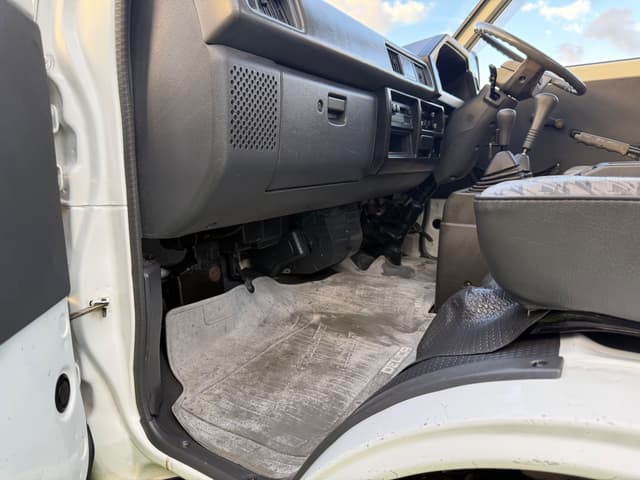 1994 Mitsubishi Delica JDM car for sale — photo 12 of 25