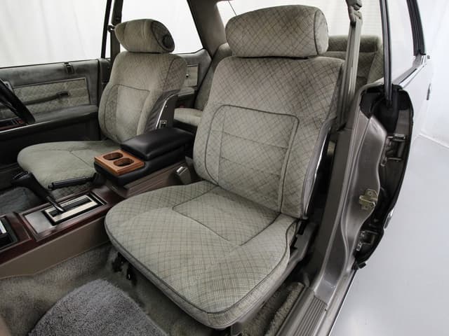 1983 Nissan Gloria JDM car for sale — photo 17 of 25
