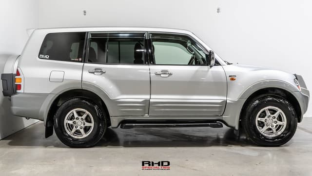 2001 Mitsubishi Pajero JDM car for sale — photo 8 of 25