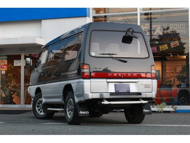 1992 Mitsubishi Delica JDM car for sale — photo 20 of 25
