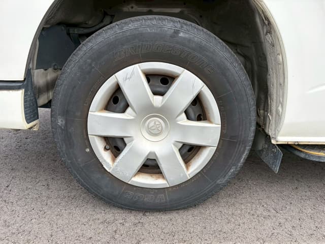 2011 Toyota HiAce JDM car for sale — photo 9 of 10