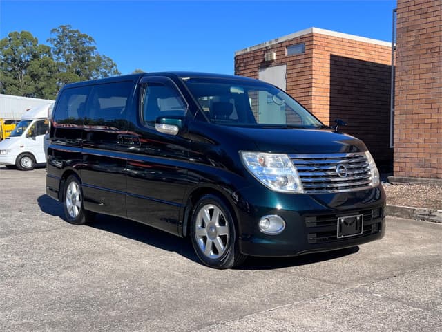 2007 Nissan Elgrand JDM car for sale — photo 4 of 16