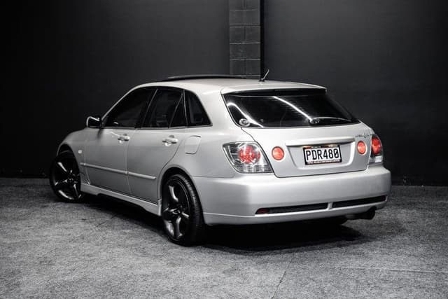 2001 Toyota Altezza JDM car for sale — photo 8 of 20