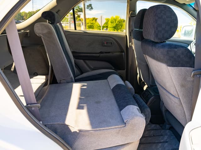 2000 Toyota Harrier JDM car for sale — photo 14 of 16