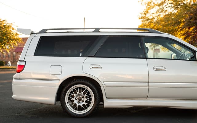 1998 Nissan Stagea JDM car for sale — photo 4 of 14