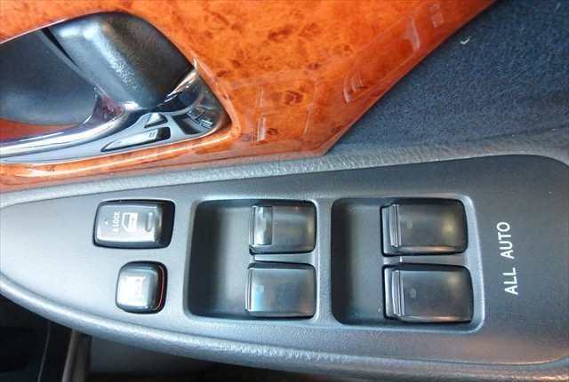 2007 Toyota Alphard JDM car for sale — photo 18 of 25