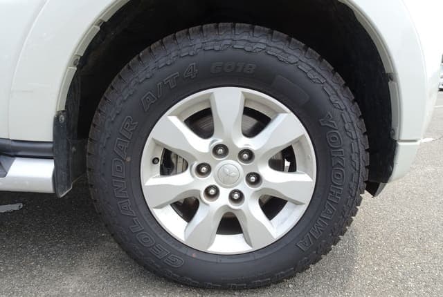 2011 Mitsubishi Pajero JDM car for sale — photo 12 of 25
