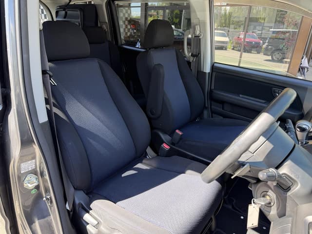2008 Honda Stepwagon JDM car for sale — photo 9 of 19