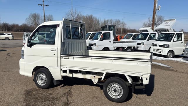 2008 Daihatsu Hijet JDM car for sale — photo 3 of 9