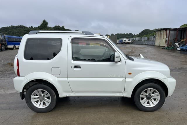 2009 Suzuki Jimny JDM car for sale — photo 5 of 25