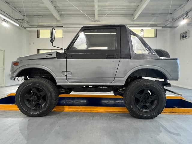 1993 Suzuki Jimny JDM car for sale — photo 3 of 25