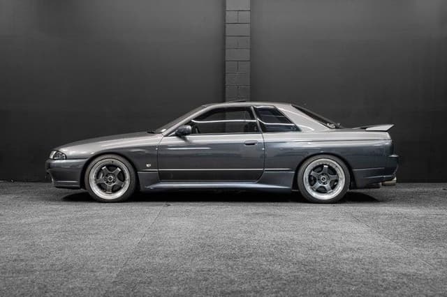 1991 Nissan Skyline JDM car for sale — photo 6 of 19