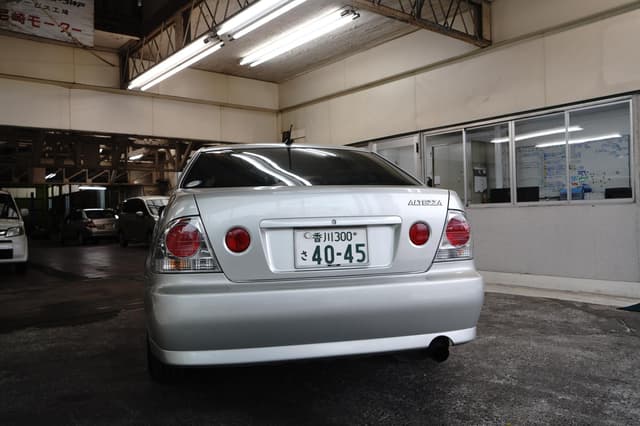 1999 Toyota Altezza JDM car for sale — photo 11 of 25