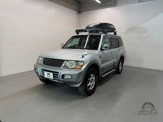 Mitsubishi Pajero JDM car for sale — photo 4 of 10