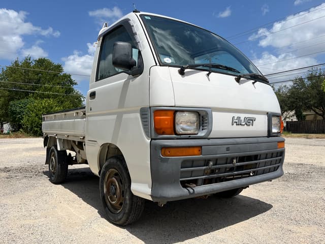 1997 Daihatsu Hijet JDM car for sale — photo 2 of 11