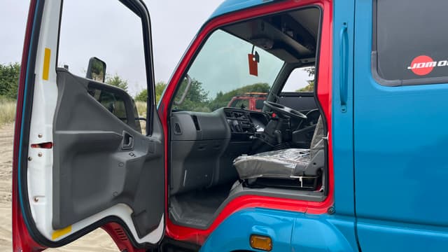 1995 Mitsubishi Canter JDM car for sale — photo 10 of 26