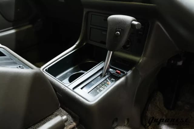 1998 Toyota HiAce JDM car for sale — photo 11 of 25