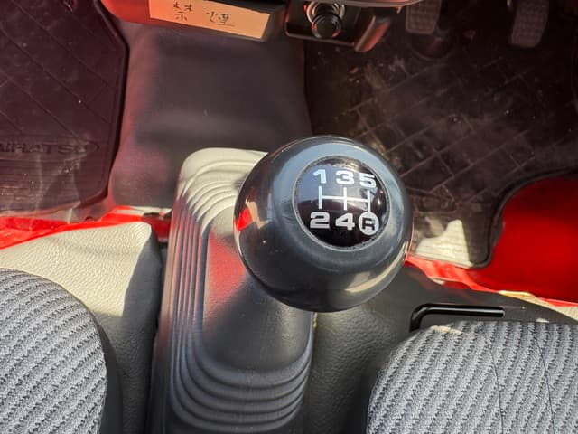 1998 Daihatsu Hijet JDM car for sale — photo 21 of 25