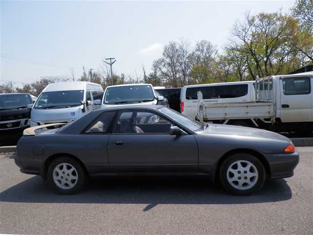1993 Nissan Skyline JDM car for sale — photo 4 of 25