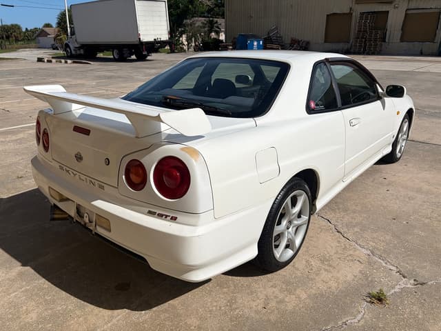 1998 Nissan Skyline JDM car for sale — photo 8 of 18