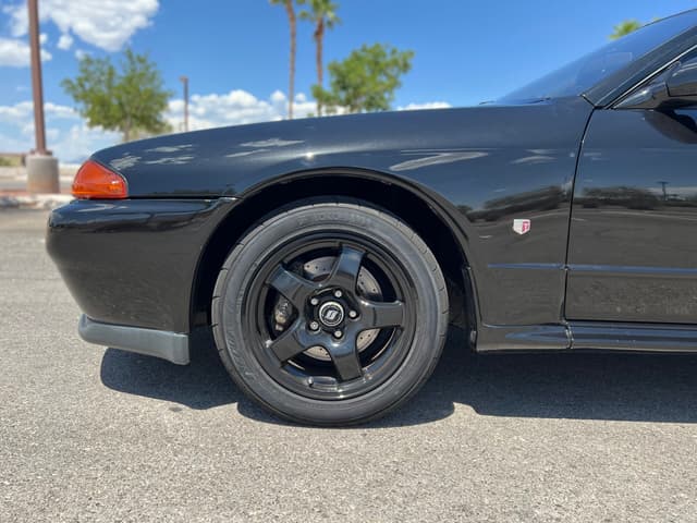 1992 Nissan Skyline JDM car for sale — photo 7 of 24