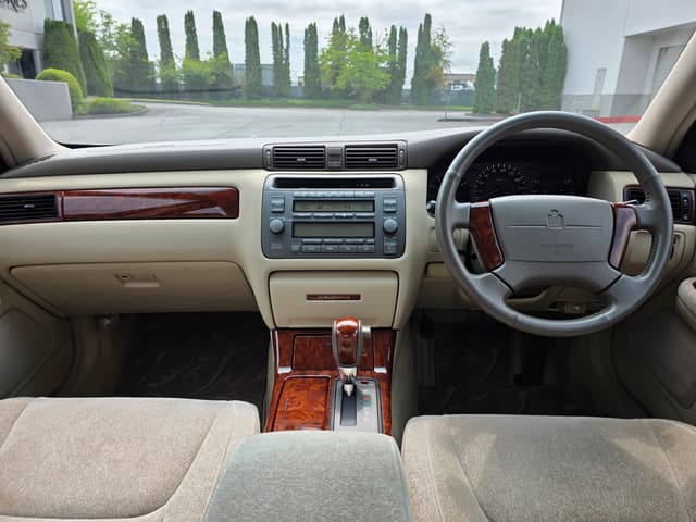 2000 Toyota Crown JDM car for sale — photo 11 of 12