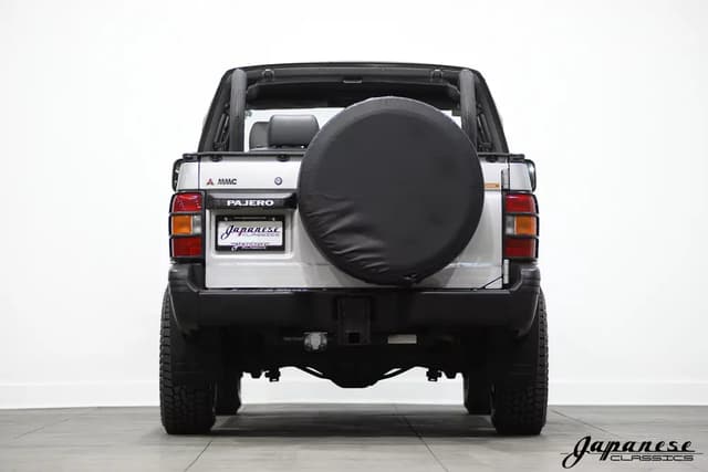 1992 Mitsubishi Pajero JDM car for sale — photo 7 of 25