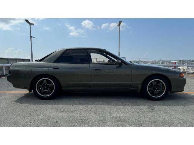 1992 Nissan Skyline JDM car for sale — photo 3 of 20