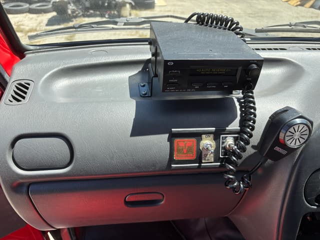 1998 Daihatsu Hijet JDM car for sale — photo 17 of 25