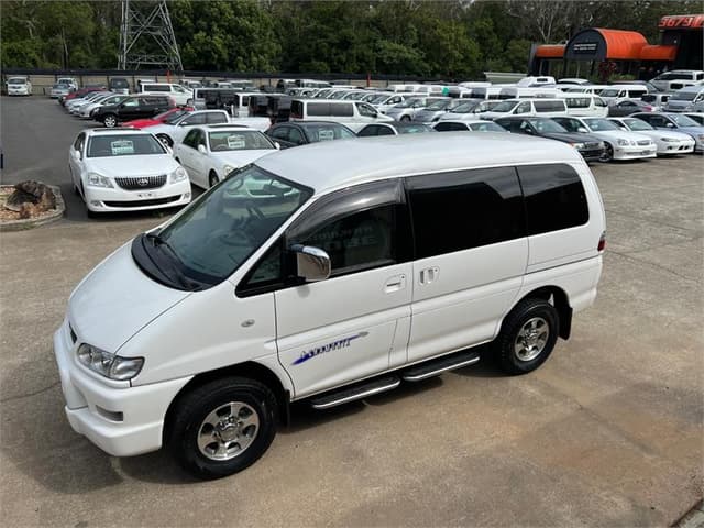 2005 Mitsubishi Delica JDM car for sale — photo 7 of 10