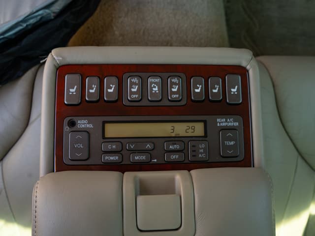 2000 Toyota Celsior JDM car for sale — photo 13 of 14