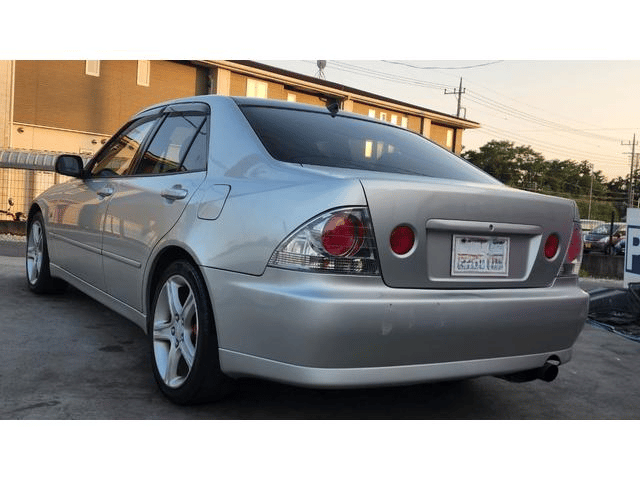 1999 Toyota Altezza JDM car for sale — photo 5 of 24