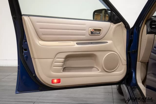 2001 Toyota Altezza JDM car for sale — photo 18 of 25
