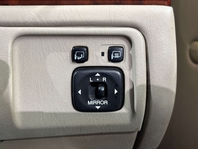 1999 Toyota Crown JDM car for sale — photo 22 of 25