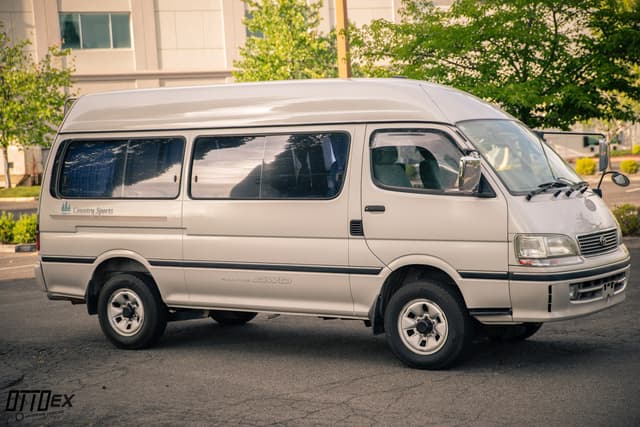1999 Toyota HiAce JDM car for sale — photo 8 of 25