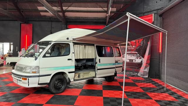 1995 Toyota HiAce JDM car for sale — photo 17 of 25