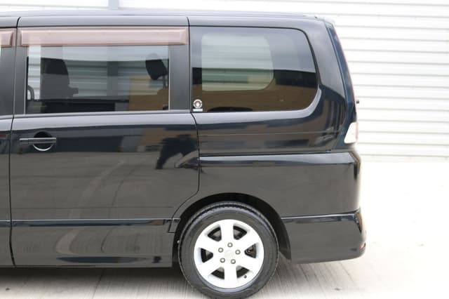2009 Nissan Serena JDM car for sale — photo 19 of 25