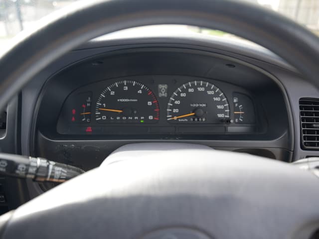 1998 Toyota Hilux Surf JDM car for sale — photo 11 of 14