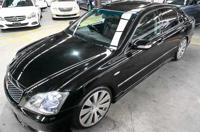 2007 Toyota Crown JDM car for sale — photo 5 of 25