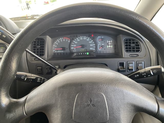 1999 Mitsubishi Delica JDM car for sale — photo 9 of 17