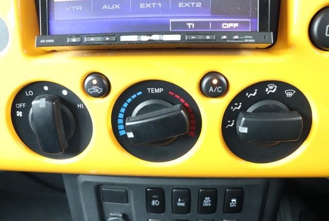 2011 Toyota Fj Cruiser JDM car for sale — photo 21 of 25